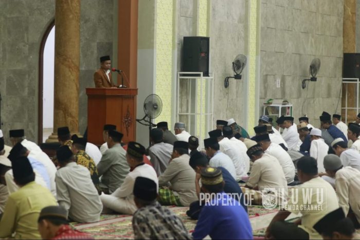 Malam Nuzulul Qur’an, Jemaah Masjid Agung Luwu Doakan Almarhum Syukur Bijak