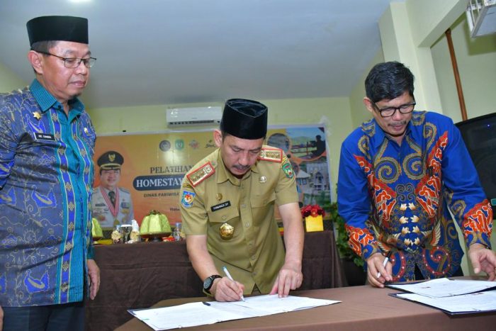 Pemkot Palopo Teken MoU antara Politeknik Pariwisata Negeri Makassar 
